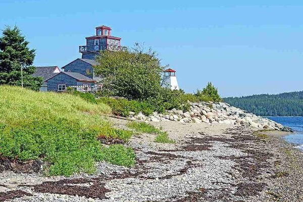 musée et phare de pointe du fort